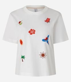 Camiseta em Algodão com Bordados Tropicais