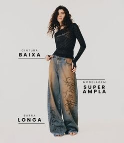 Calça Baggy em Jeans com Efeito Dirty e Estampa em Lettering