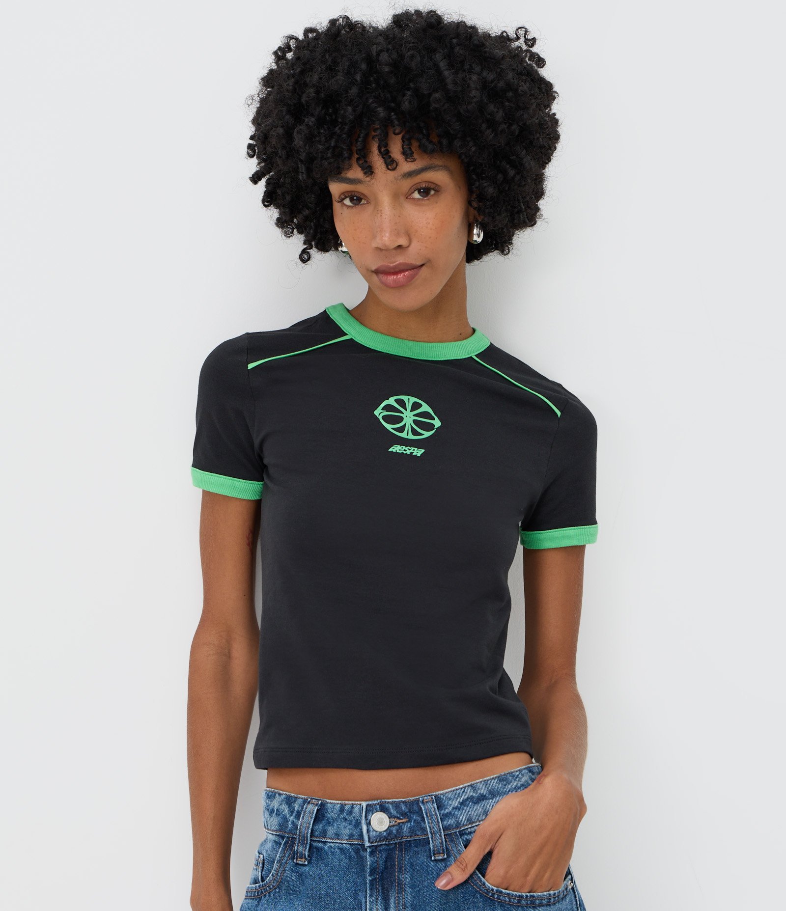 Camiseta Baby Look aespa com Estampa Álbum Lemonade Preto/Verde 1