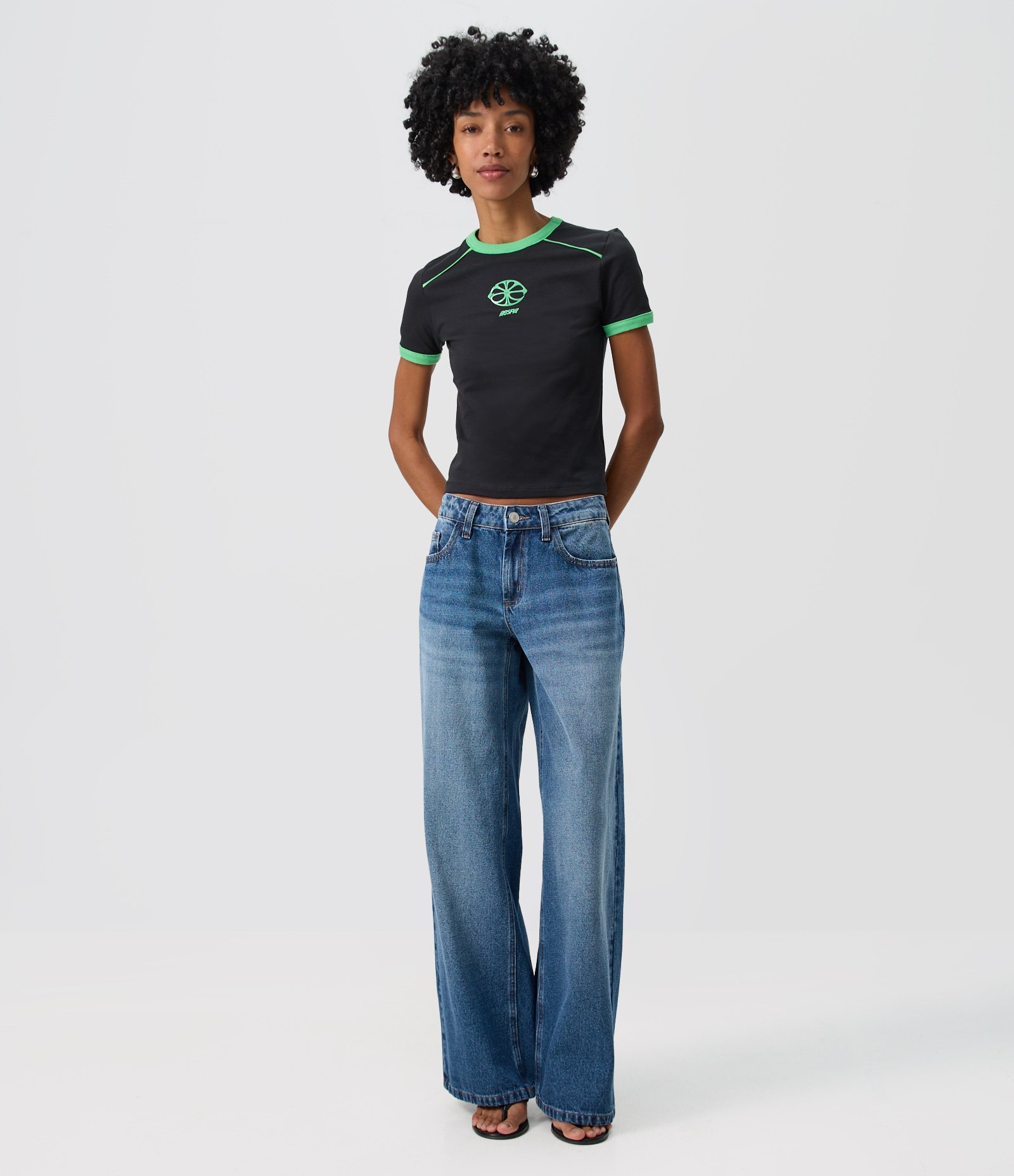 Camiseta Baby Look aespa com Estampa Álbum Lemonade Preto/Verde 2