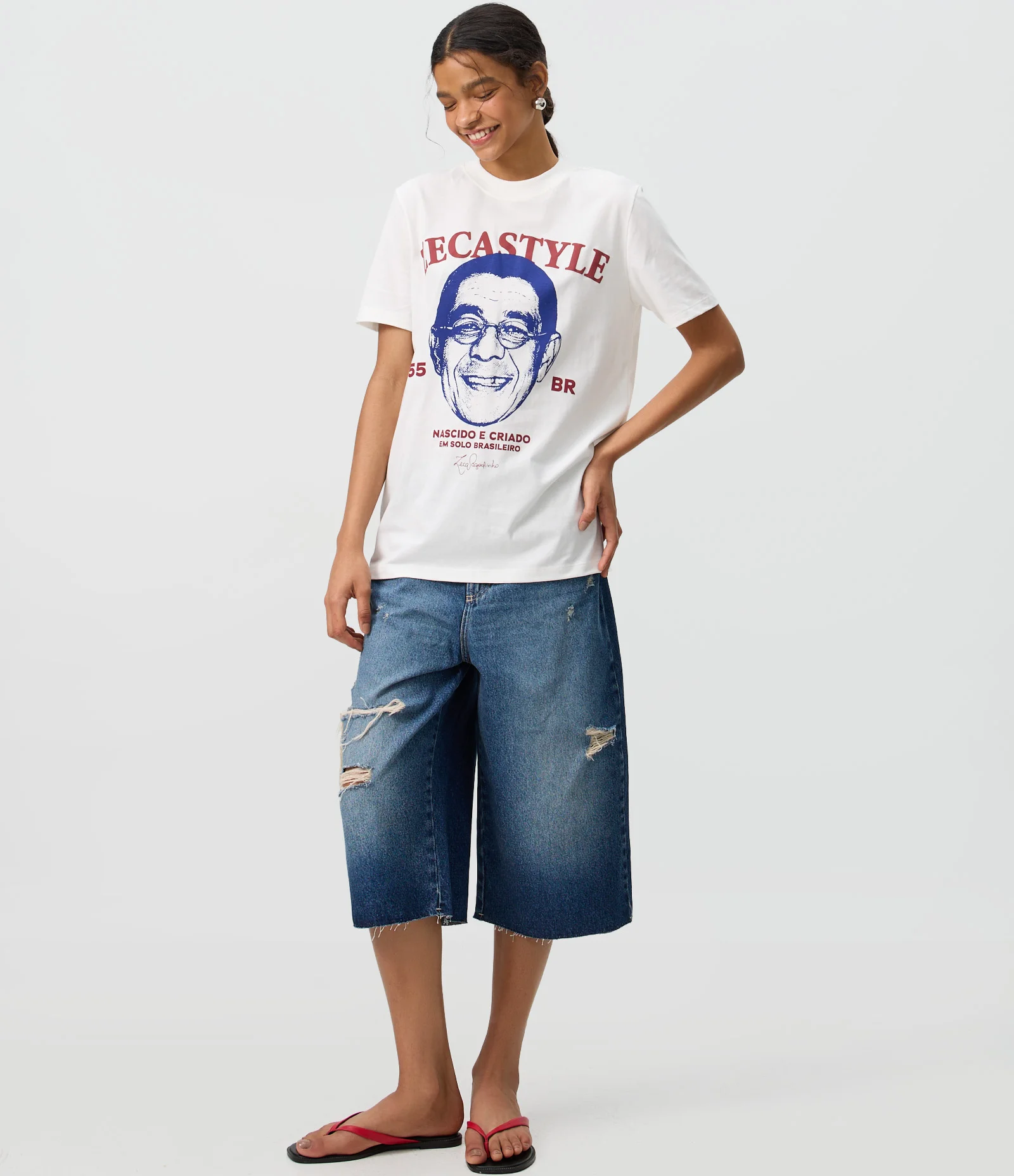 Camiseta em Algodão com Estampa Zeca Pagodinho com Lettering Posterior Branco 2