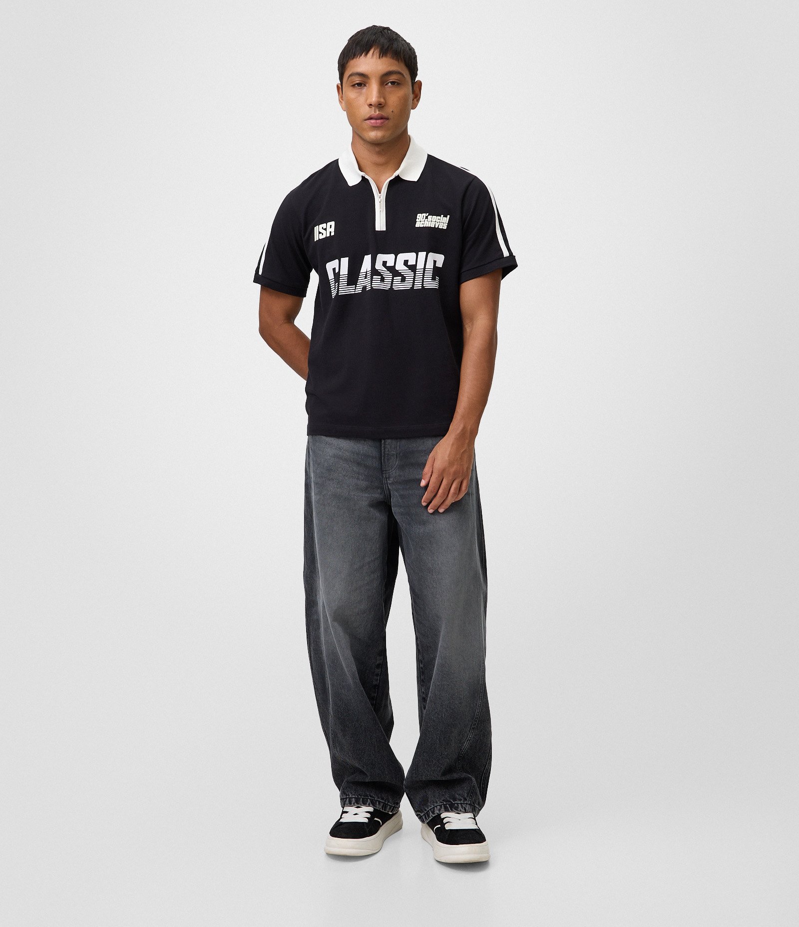 Camiseta Boxy em Piquet Esportiva com Zíper Preto 2