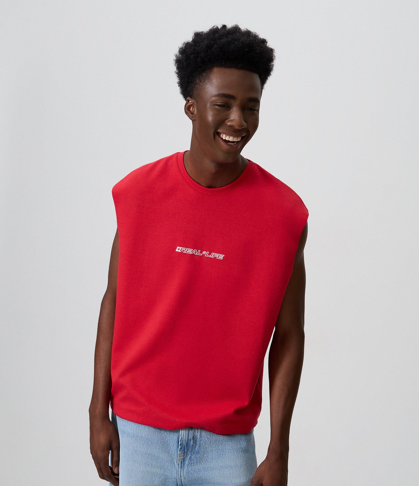 Regata Boxy em Algodão com Lettering Vermelho 4