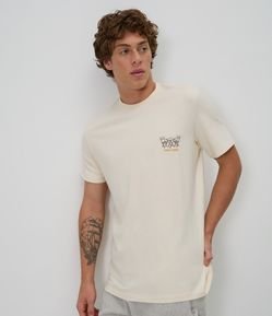 Camiseta Comfort em Algodão com Estampa Prosa e Brinde