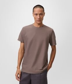 Camiseta Regular Básica com Textura Colmeia