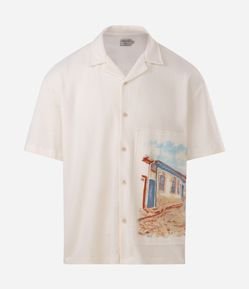 Camisa Boxy em Algodão com Estampa de Paisagem no Bolso