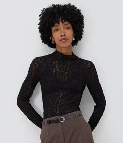 Blusa Manga Longa em Renda Floral com Gola Alta