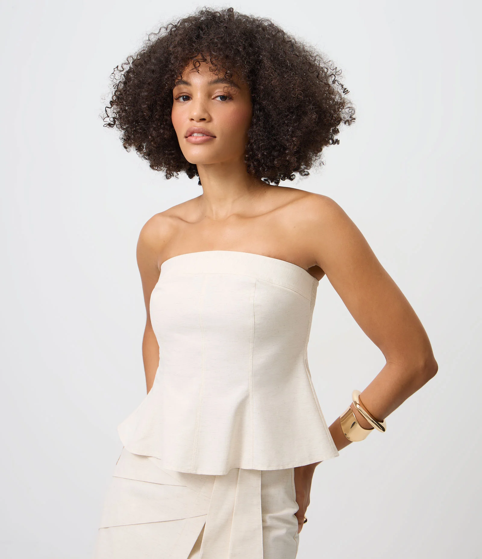 Blusa Tomara que Caia em Viscolinho com Recortes Branco 1