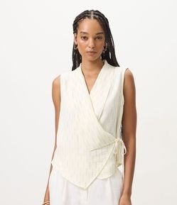 Blusa em Jacquard com Brilho Sutil