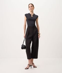 Blusa em Microfibra com Alamares no Decote