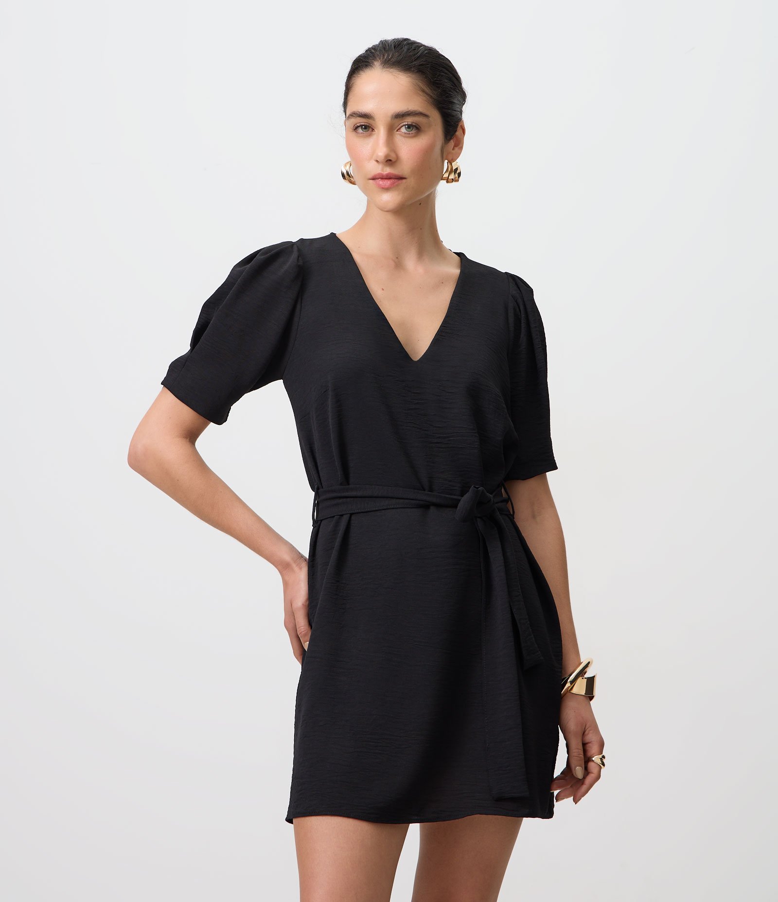 Vestido com Decote V e Faixa para Amarração Preto 2