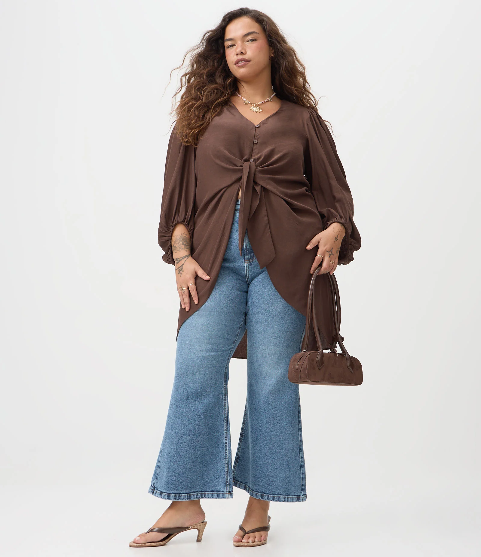 Blusa Mullet Crepe com Amarração Frontal Curve & Plus Size Marrom 2