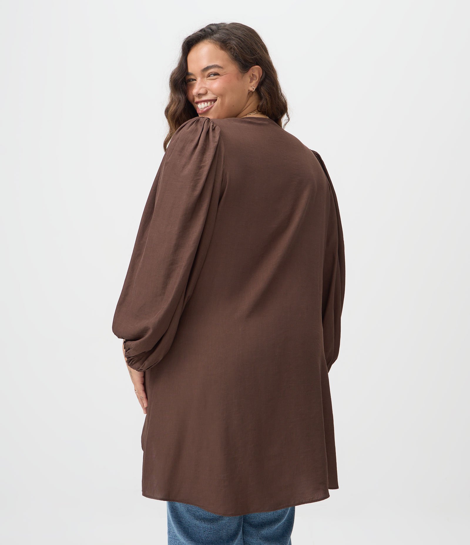 Blusa Mullet Crepe com Amarração Frontal Curve & Plus Size Marrom 4