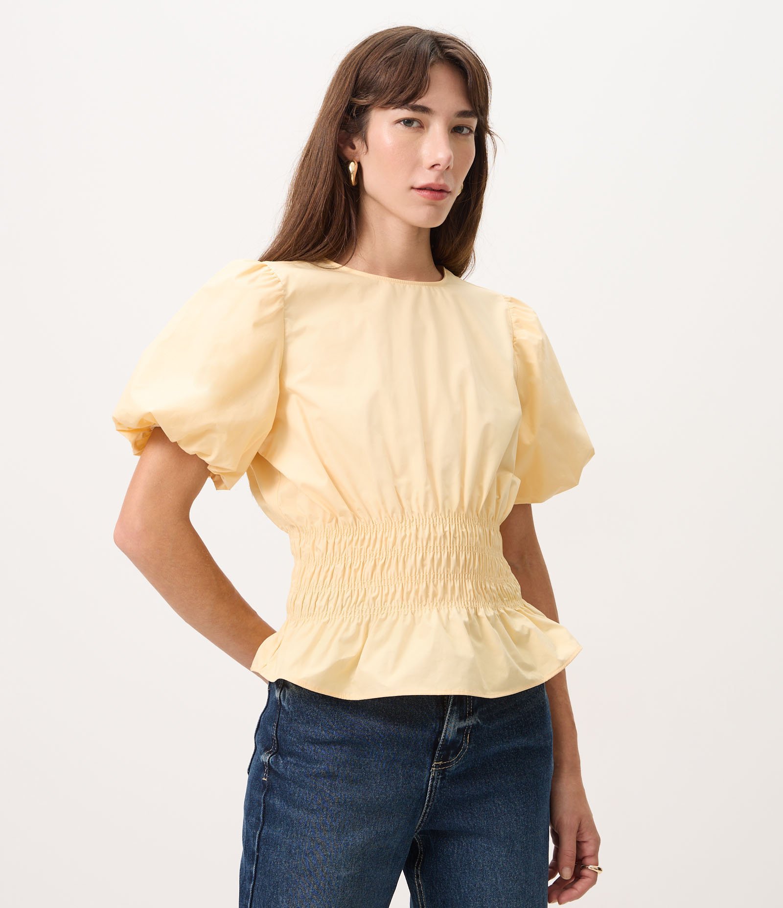 Blusa em Tricoline com Manga Balonê e Cintura Franzida Amarelo 1