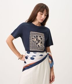 Blusa em Algodão com Bordado Floral