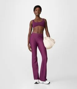 Calça Flare Esportiva em Microfibra com Frisos Frontais