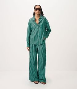 Calça Alfaiatada em Viscose com Cintura Alta e Listras