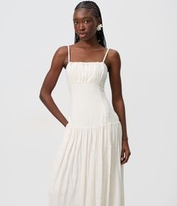 Vestido em Viscolinho com Busto Franzido e Saia Fluida